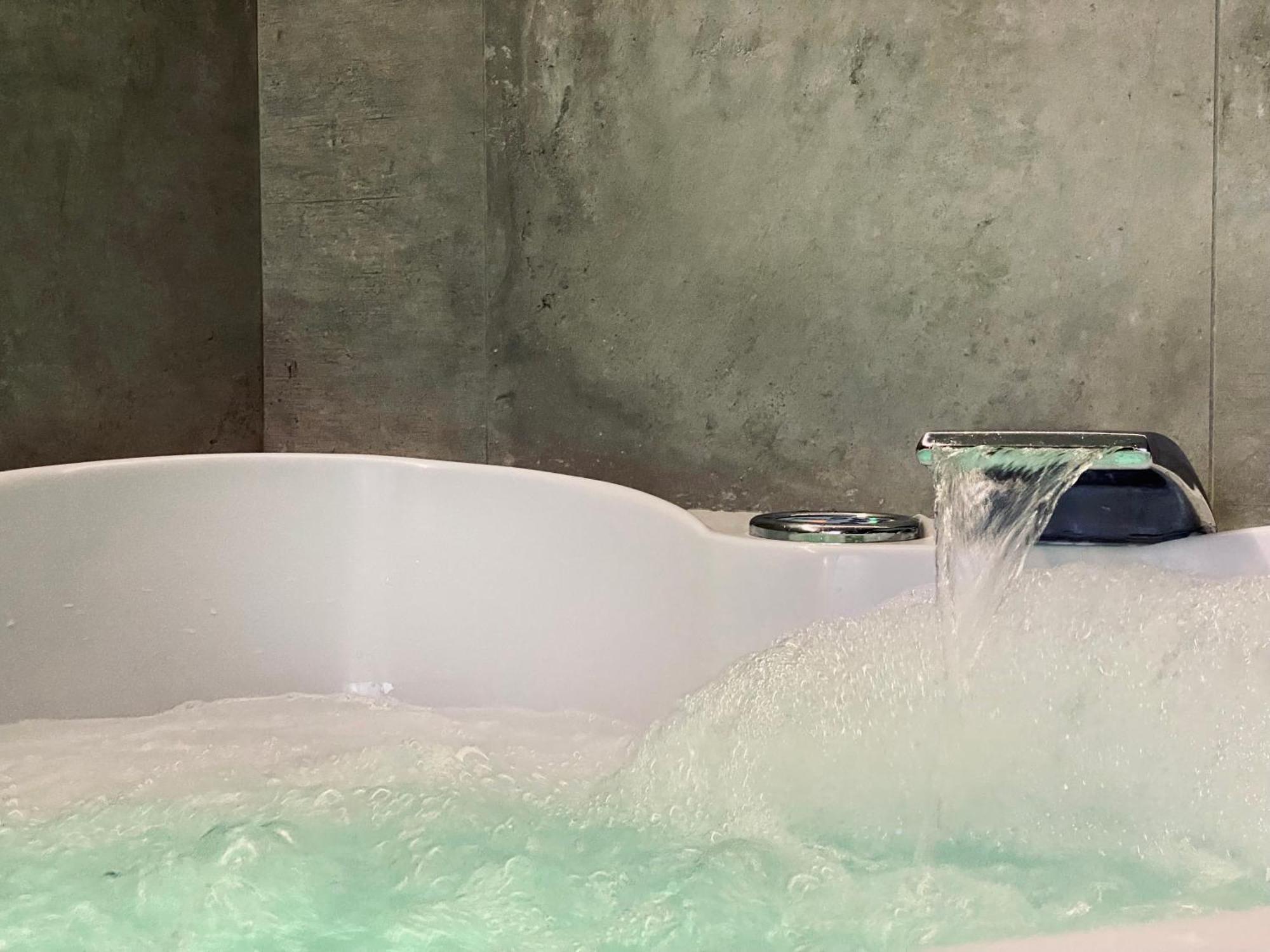 Premium Jacuzzi For Couples, Old Town Apartament Kraków
